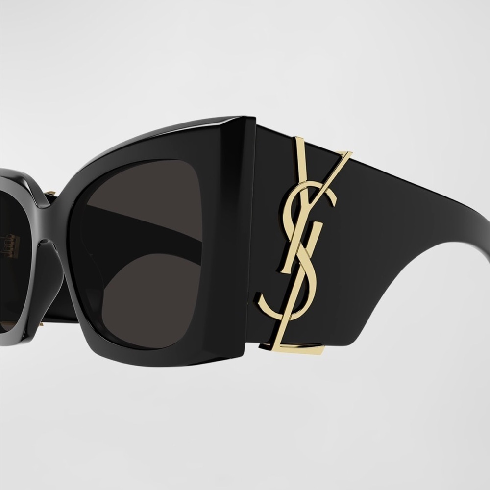 Saint Laurent "Blaze" cat-eye sunglasses in acetate
0322 - Picture 4 of 5